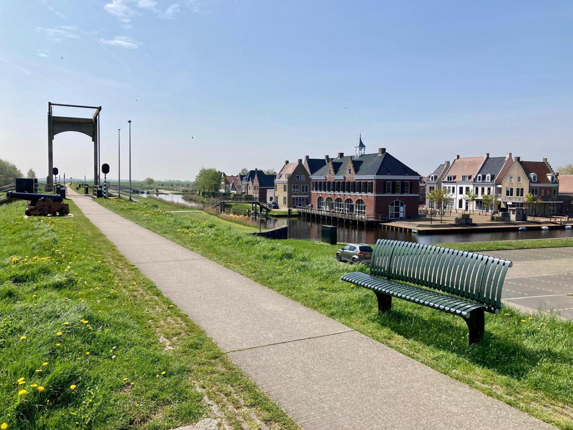 Leonie 6 Pers Holiday Home With A Large Garden Close To The Lauwersmeer Anjum ภายนอก รูปภาพ